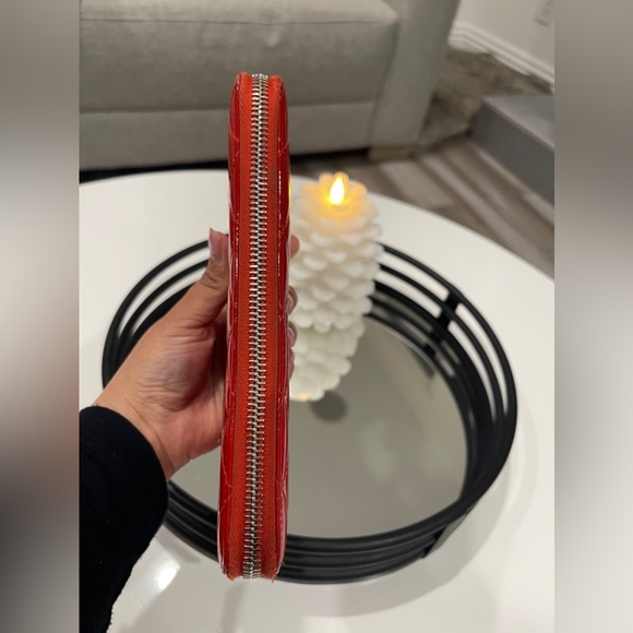 Pre Loved CHANEL  Matelasse Long Wallet Patent leather Red Tone CC - Picture 4 of 16